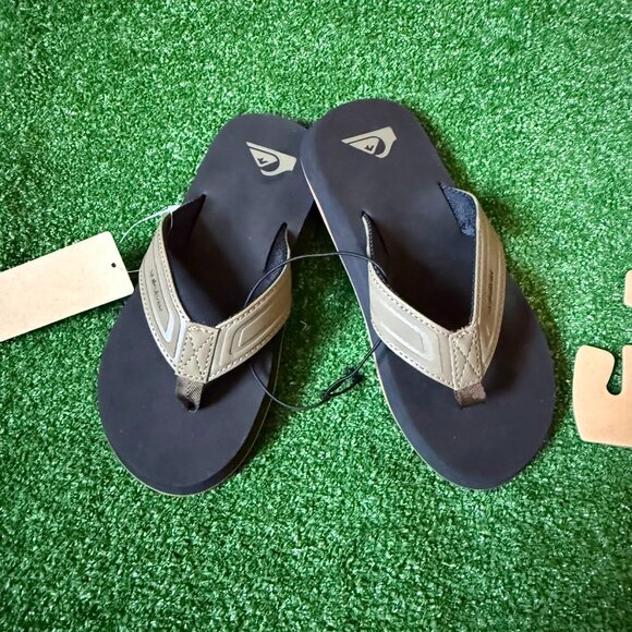 Quiksilver Monkey Wrench Core Flip Flop Comfort Sandals Youth Shoes Size 4 NWT - Picture 1 of 7